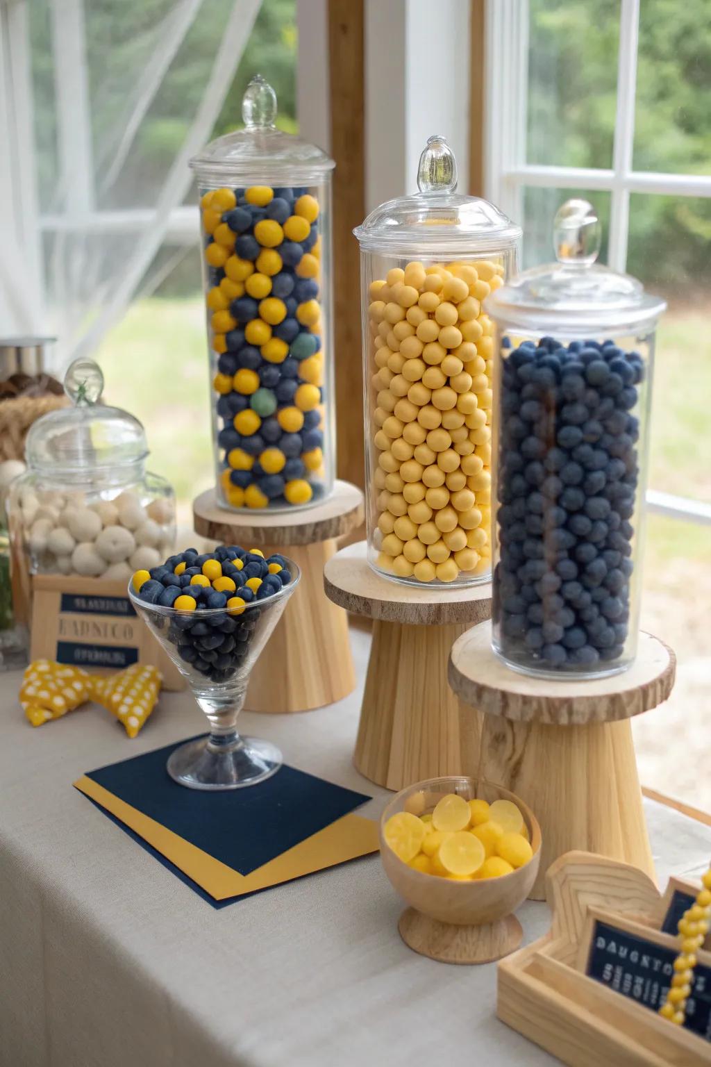 Turn your candy bar into a tribute to school spirit with themed treats! #SchoolColors #GraduationParty