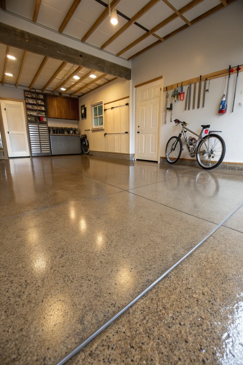19+ Creative Flooring Ideas for Your Garage
